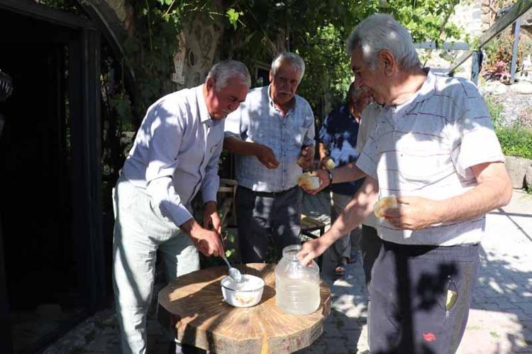 ‘BU GELENEĞİ GELECEK NESİLLERDE DEVAM ETTİRSİN İSTERİM’