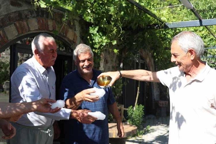 ‘HASTA OLUP DA CANI KAR İSTEYEN OLUR DİYE MUHAFAZA EDİYORUZ’