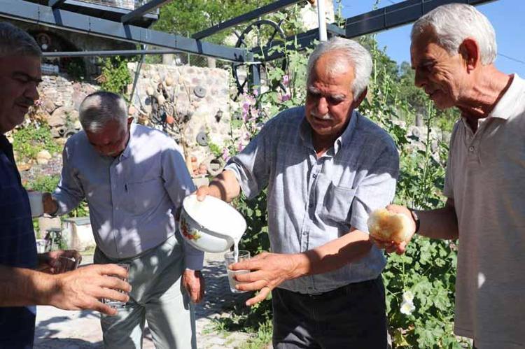 ‘BU GELENEĞE ÇOK SICAK BAKMIYORLAR’