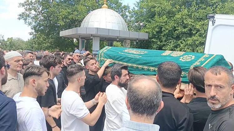 BÜNYAMİN’İN BABASI DA CENAZE NAMAZINDA SAF TUTTU