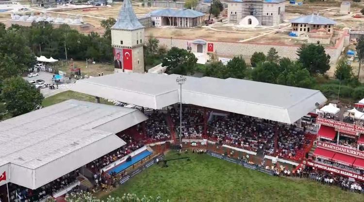 YENİ ER MEYDANI SARAYIN YANINA YAPILACAK