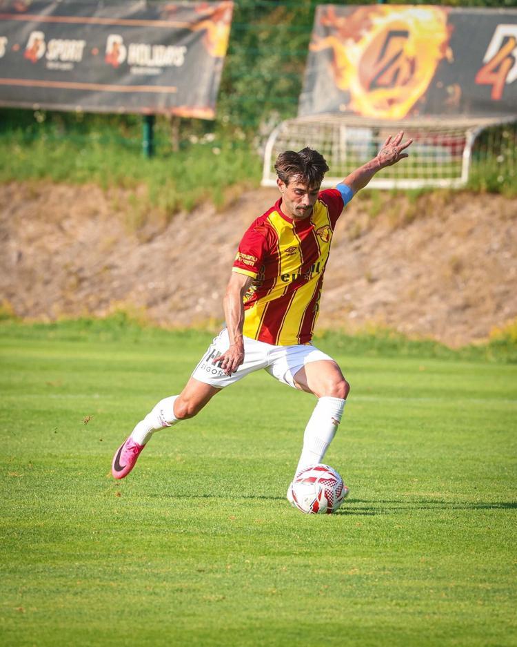 İKİ FUTBOLCU DAHA GELECEK