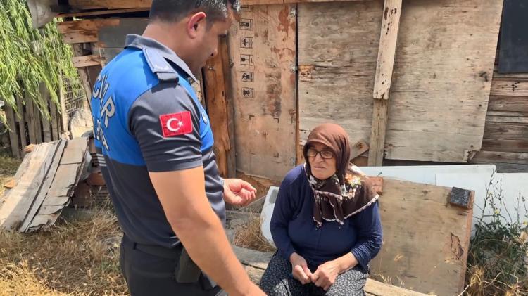 YIKMAYIN DİYEREK AĞLADI
