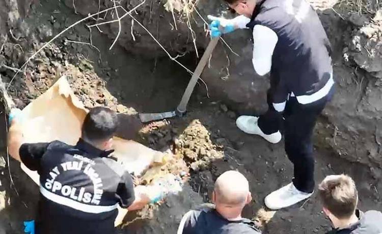 YEĞENİNİ KUYUYA ATIP, ÜZERİNİ BETONLA KAPATMIŞ