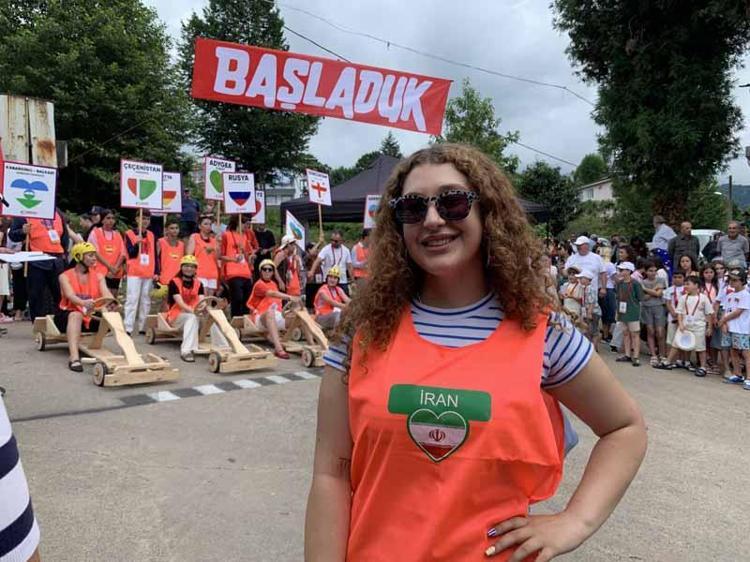 HER ŞEY ÇOK EĞLENCELİ