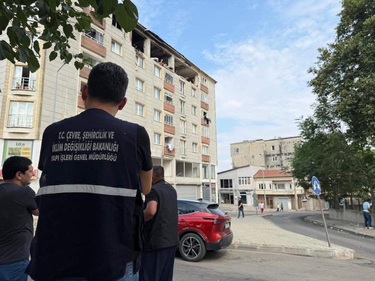 BİNAYA YIKIM KARARI VERİLDİ