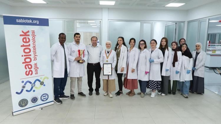 ‘HEM ALTIN MADALYA HEM DE ÖZEL ÖDÜL KAZANMIŞ OLDUK’