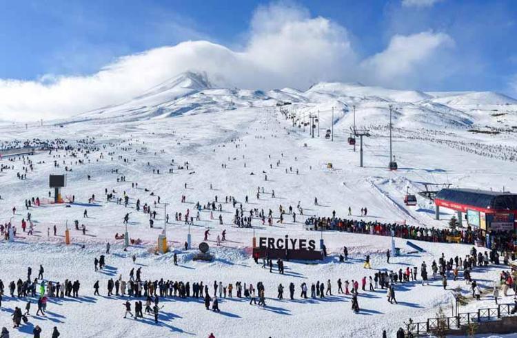 KAYAKÇILARIN YÜZDE 15İ YABANCI