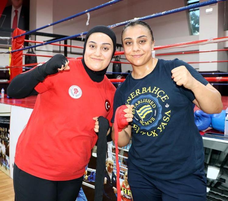 ‘DİĞER KIZ ÇOCUKLARINA DA ÖRNEK OLUYORLAR’