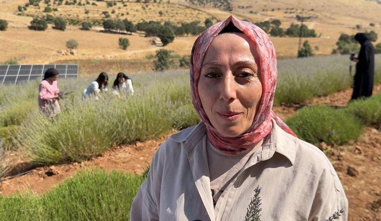 BOŞ ARAZİYİ LAVANTA BAHÇESİNE DÖNÜŞTÜRDÜK