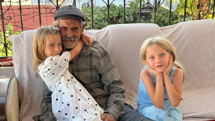 ‘KIZIM, ANITKABİR’DE 1 SAAT AĞLADI’