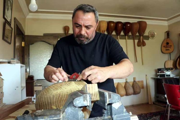 EDREMİT İÇİN TÜRKÜ BESTELEDİ