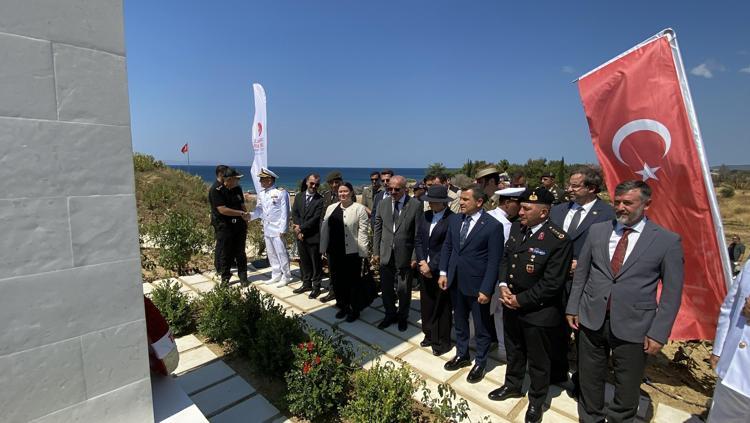 ARIBURNU ZAFER ANITI YENİDEN AYAĞA KALKTI