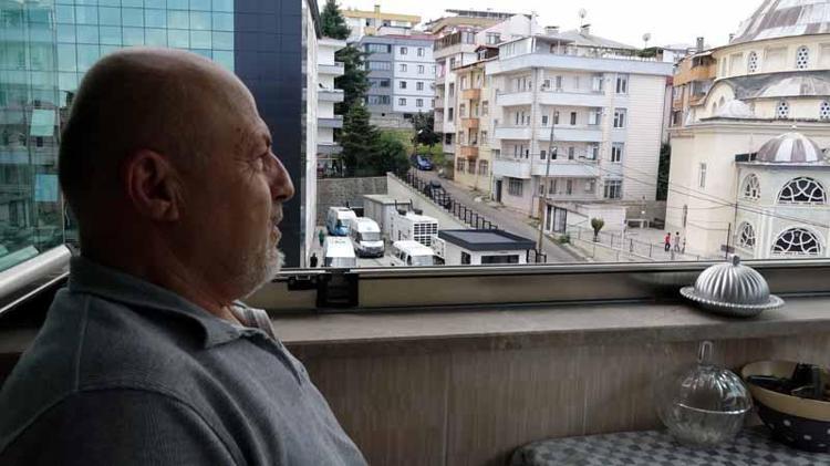 ‘GÖZLÜKTEN KURTULMAK İSTEMİŞTİM’