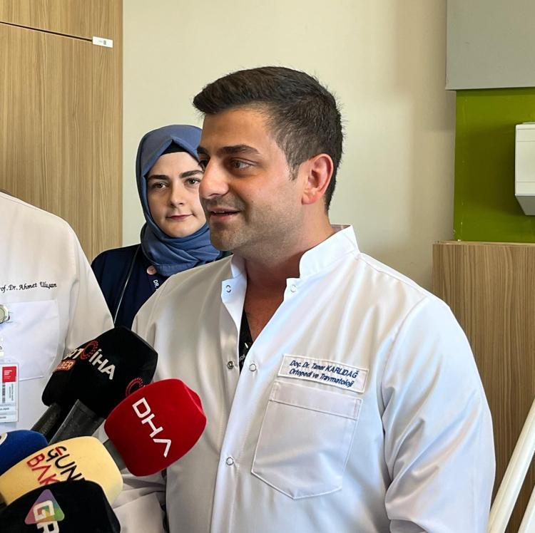 ‘AMACIMIZ HASTAYI PROTEZ CERRAHİSİNDEN KURTARMAKTI’