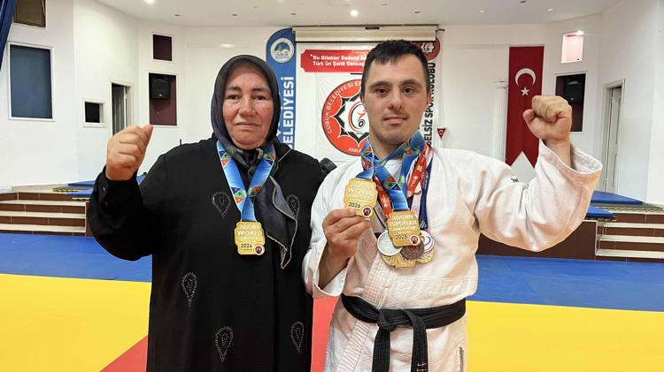 OĞLUM DÜNYA ŞAMPİYONU OLUNCA SAATLERCE AĞLADIM