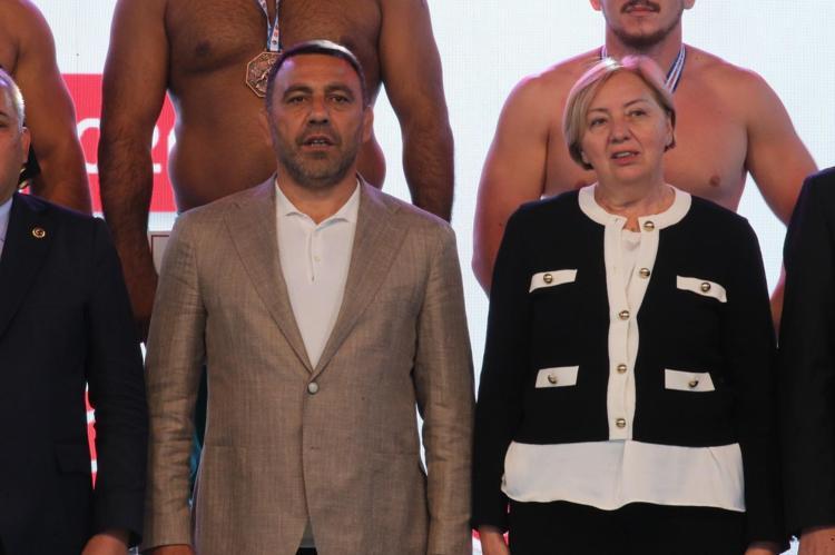 MİLLİLER, TAKIM HALİNDE ŞAMPİYON OLDU