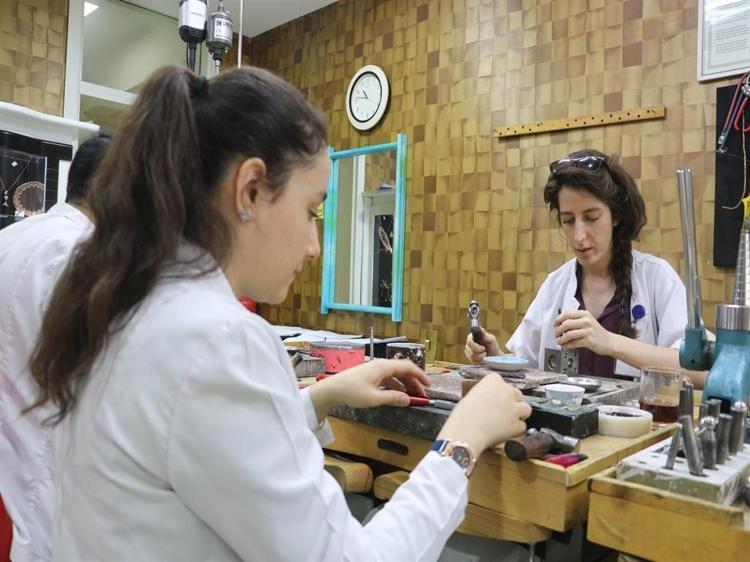 ‘BURADAKİ İŞLER EKİP İŞİ, BİR TEK KİŞİYE MAL OLMAZ’