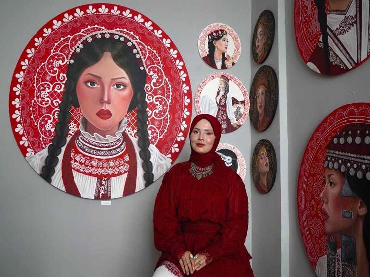 YUVARLAK TUVAL FEMİNEN ZARAFETİ SİMGELİYOR