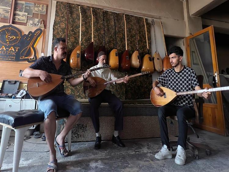 BAĞLAMA BİZİM İÇİN BİR AŞK
