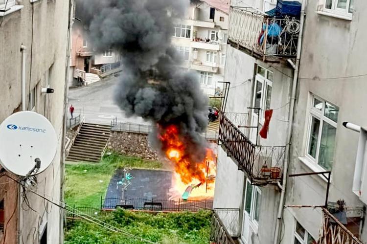 YANGINI ÇIKARAN ÇOCUKLAR KAMERAYA YAKALANDI