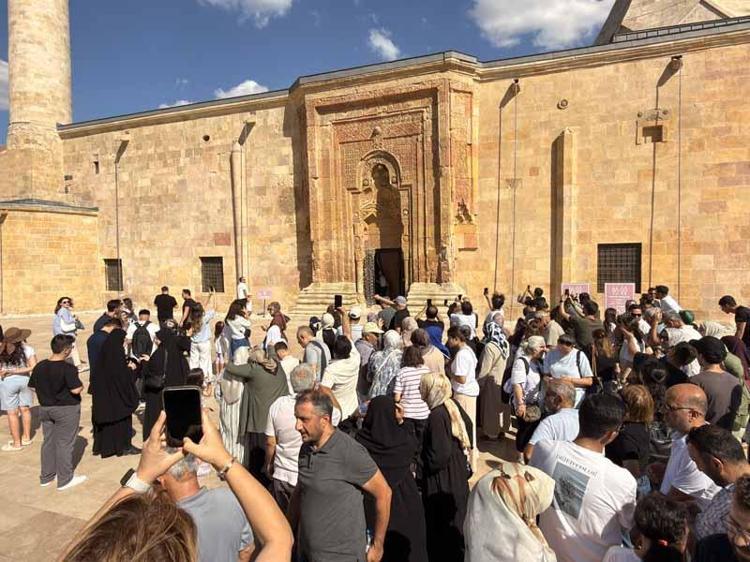 GÖLGE MUHTEŞEM BİR ŞEY