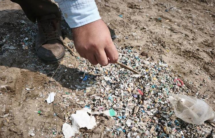 ‘BALIK YERİNE PLASTİK VE DENİZ ÇÖPLERİ ÇEKİYORLAR’