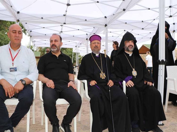 AYİN İÇİN ADADA HAZIRLIKLAR YAPILDI