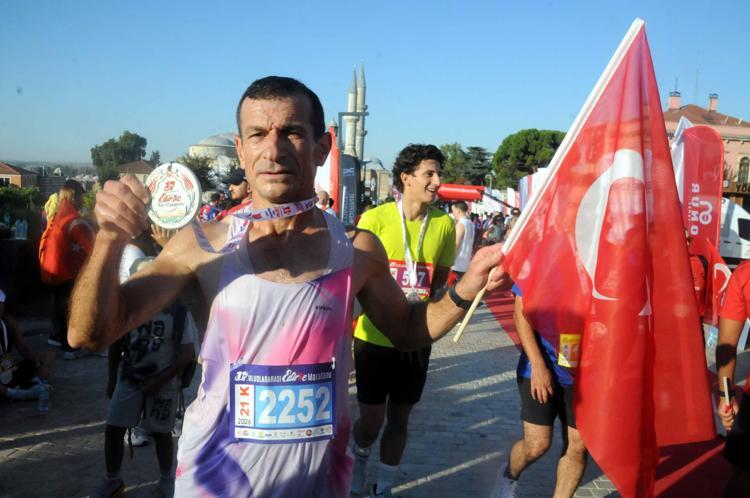 GENEL KLASMANDA BİRİNCİ MASTER ATLET ÜMİT ER