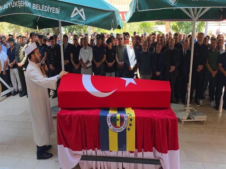 AİLESİ TABUTUNA SARILIP AĞLADI