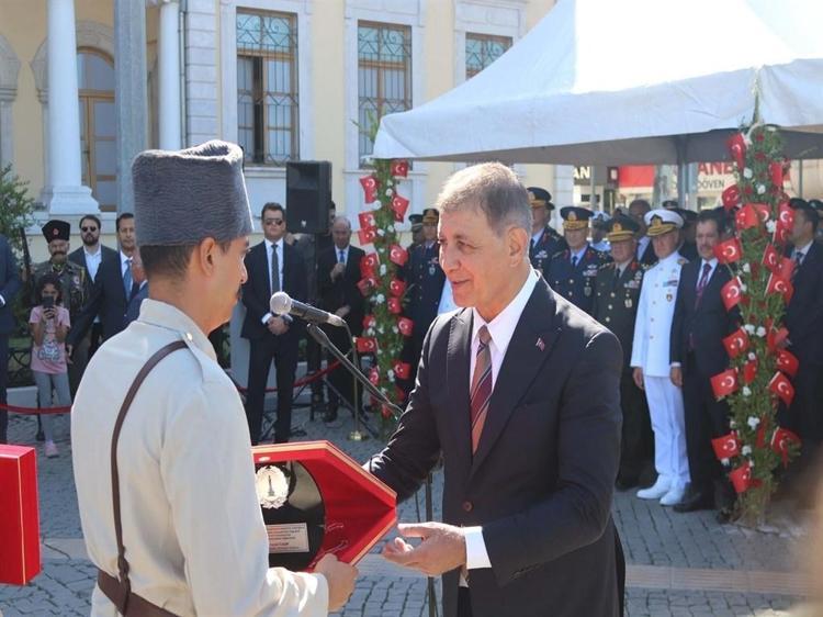 KUTLAMALAR BAYRAK TÖRENİ İLE DEVAM ETTİ