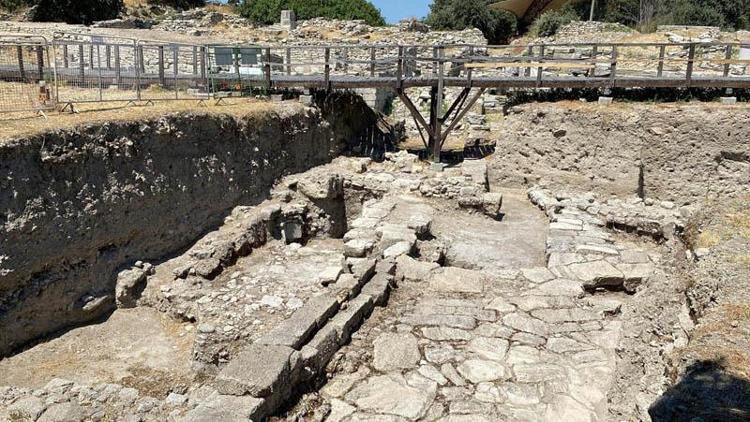 TROYANIN İLİON OLARAK YAŞAMAYA DEVAM ETMESİNİ SAĞLAMIŞLAR