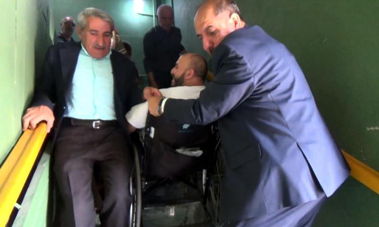 ‘BAHÇESİ VE UYGUN LAVABOLARI OLAN BİR YER İSTİYORUZ’