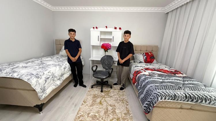 ARTIK KENDİ ODAM VE MASAM VAR