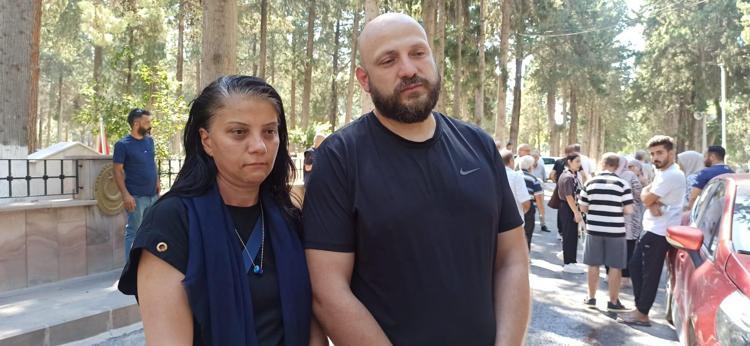 DUA EDEBİLECEĞİMİZ BİR MEZARI VAR