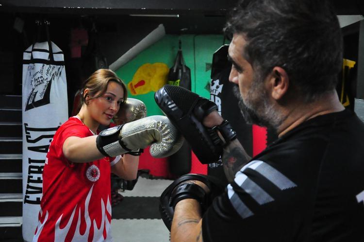 KIZ ÇOCUKLARI DÖVÜŞ SPORLARINA YÖNELMELİ