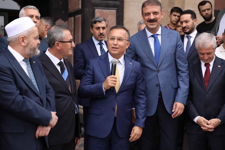 ‘CAMİMİZ CAZİBE MERKEZİ OLDU’