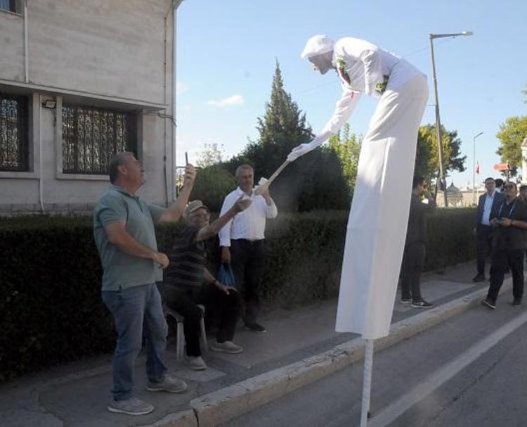 SELİMİYE MEYDANI’NDA PEYNİR YAPIMI