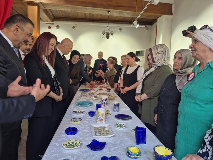 ‘YAKLAŞIK 200-300 ARASINDA ÜRÜN ÇIKIYOR’