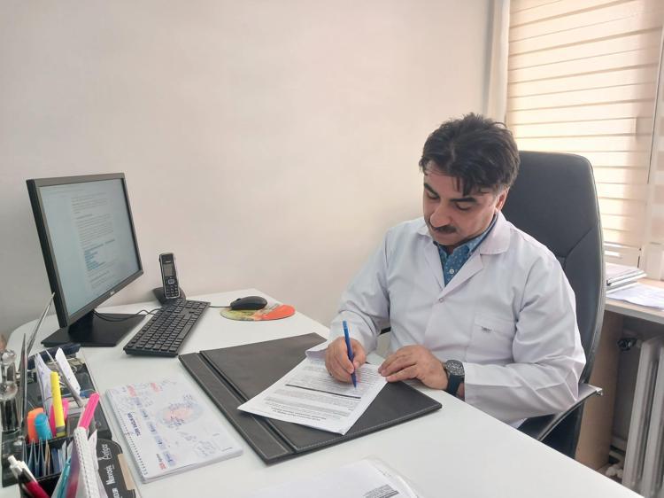 ERKEN YAŞLARDA KUYU SUYU İÇMEK PARKİNSON HASTALIĞI İÇİN RİSK SAYILIYOR