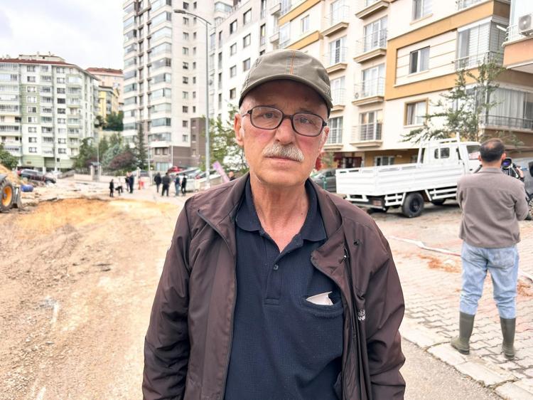 SEL GELDİ, DOLGU MALZEMESİNİ ALDI
