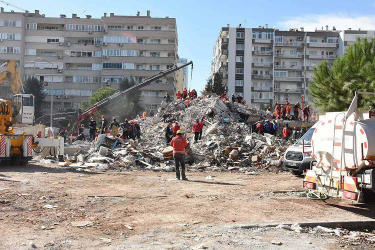 HER AY 3-5 TANE BİNAYI DÖNÜŞTÜREREK KENT DİRENÇLİ HALE GETİRİLEMEZ