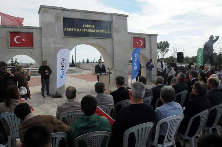 MEHMETÇİKLERİN ŞEHADETİYLE TESCİLLENMİŞ SADAKAT ABİDESİ