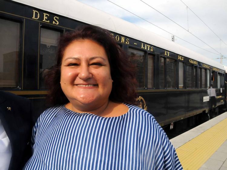 ‘ADETA ZAMANDA YOLCULUK GİBİ
