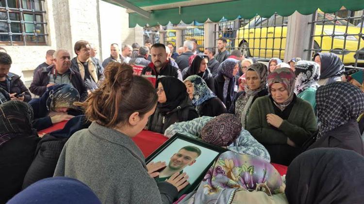 EŞİ GÖZYAŞI DÖKTÜ