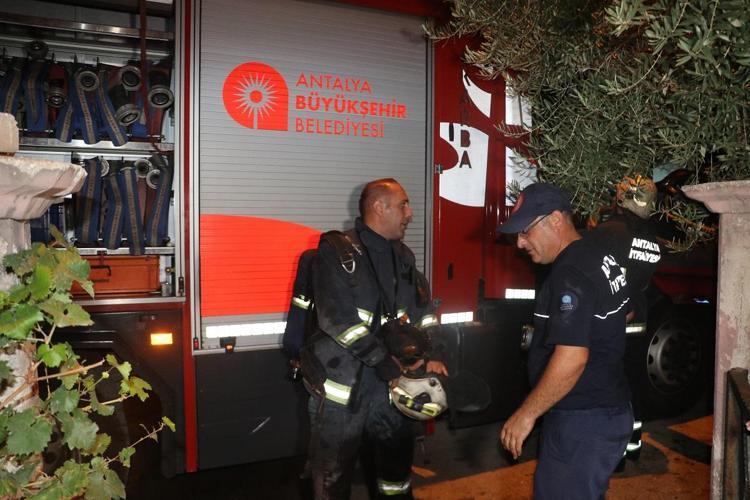 ‘İTFAİYE SOKAĞA GİRMEKTE ZORLANDI’