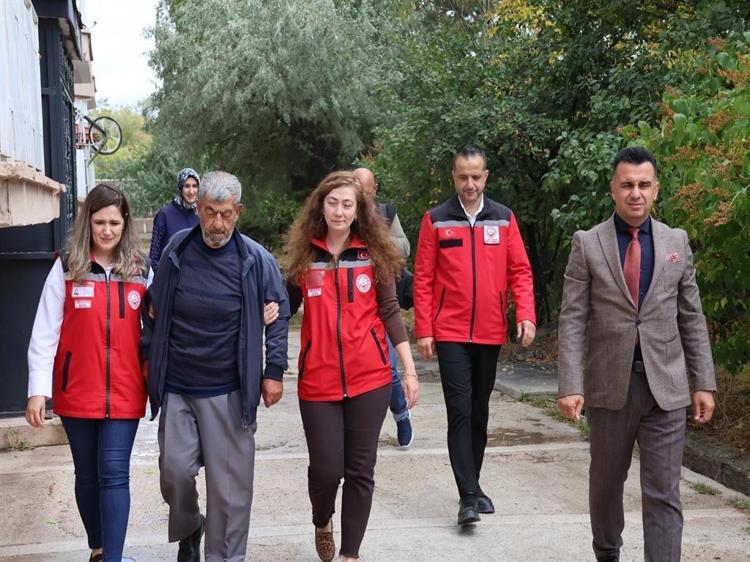 TÜRBE ZİYARETİNE GÖTÜRÜLDÜ