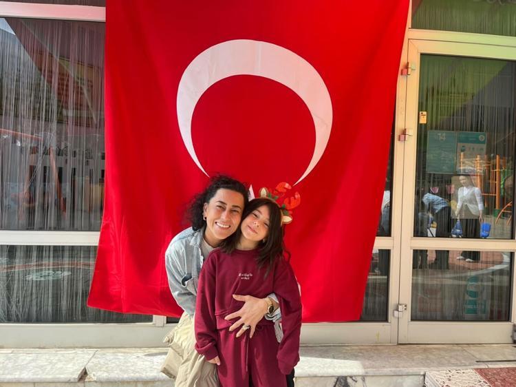 ANNE-KIZ ANI BİRİKTİRDİK