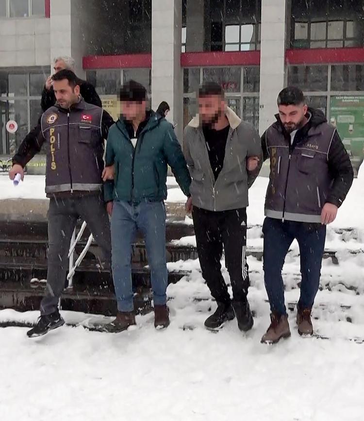 ARKA TARAFA BIRAKIP GİTTİLER