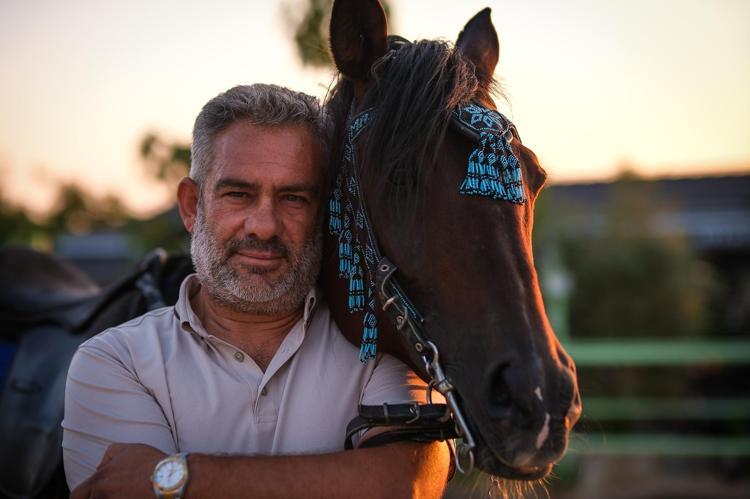 At tutkusu, baba-kızı binicilik eğitmeni yaptı